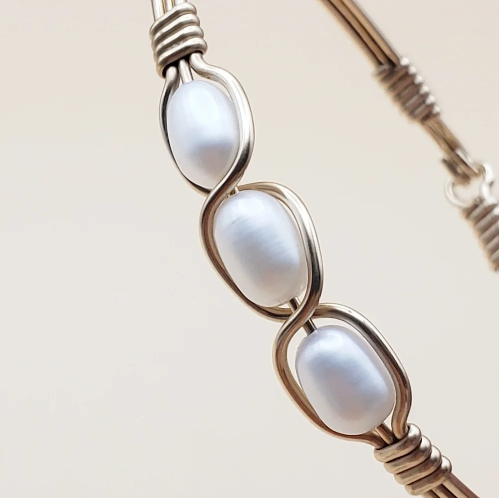 Beautiful 3 Freshwater Pearl Gold Bangle - Picture 3 of 10